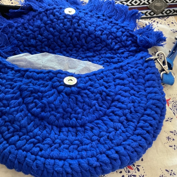 freepeople HALF MOON CROCHET CROSSBODY BAG NWOT - Picture 5 of 7